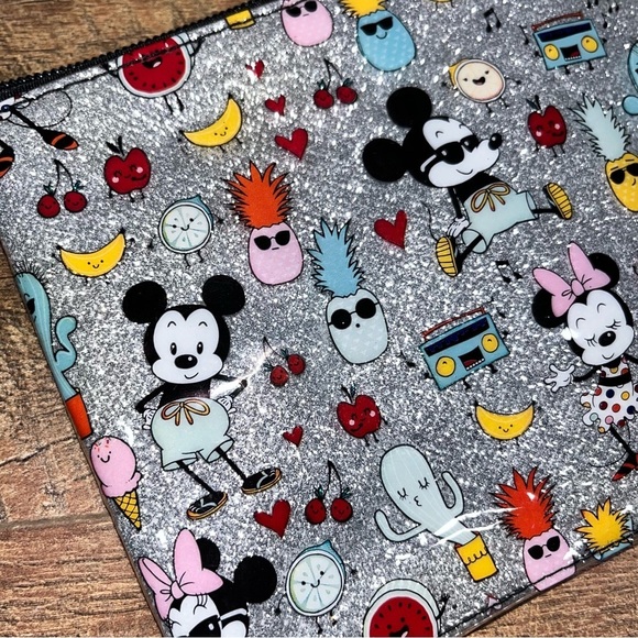 Mickey Mouse & Friends Pencil Case - Picture 4 of 12